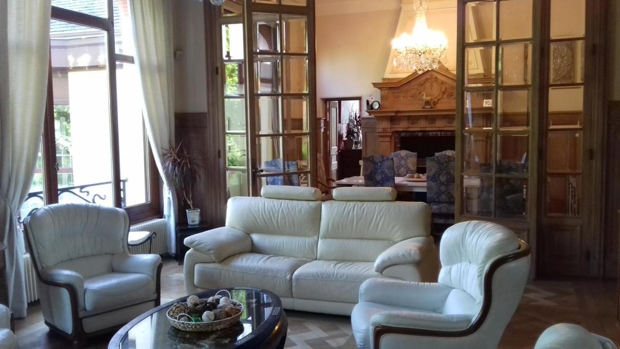 Le Manoir De La Mantille Caudry Buitenkant foto