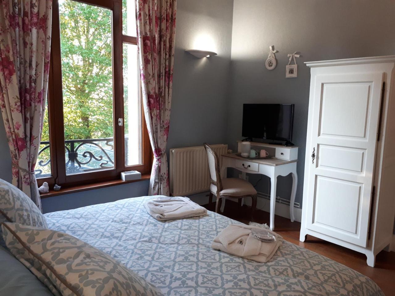 Le Manoir De La Mantille Caudry Buitenkant foto